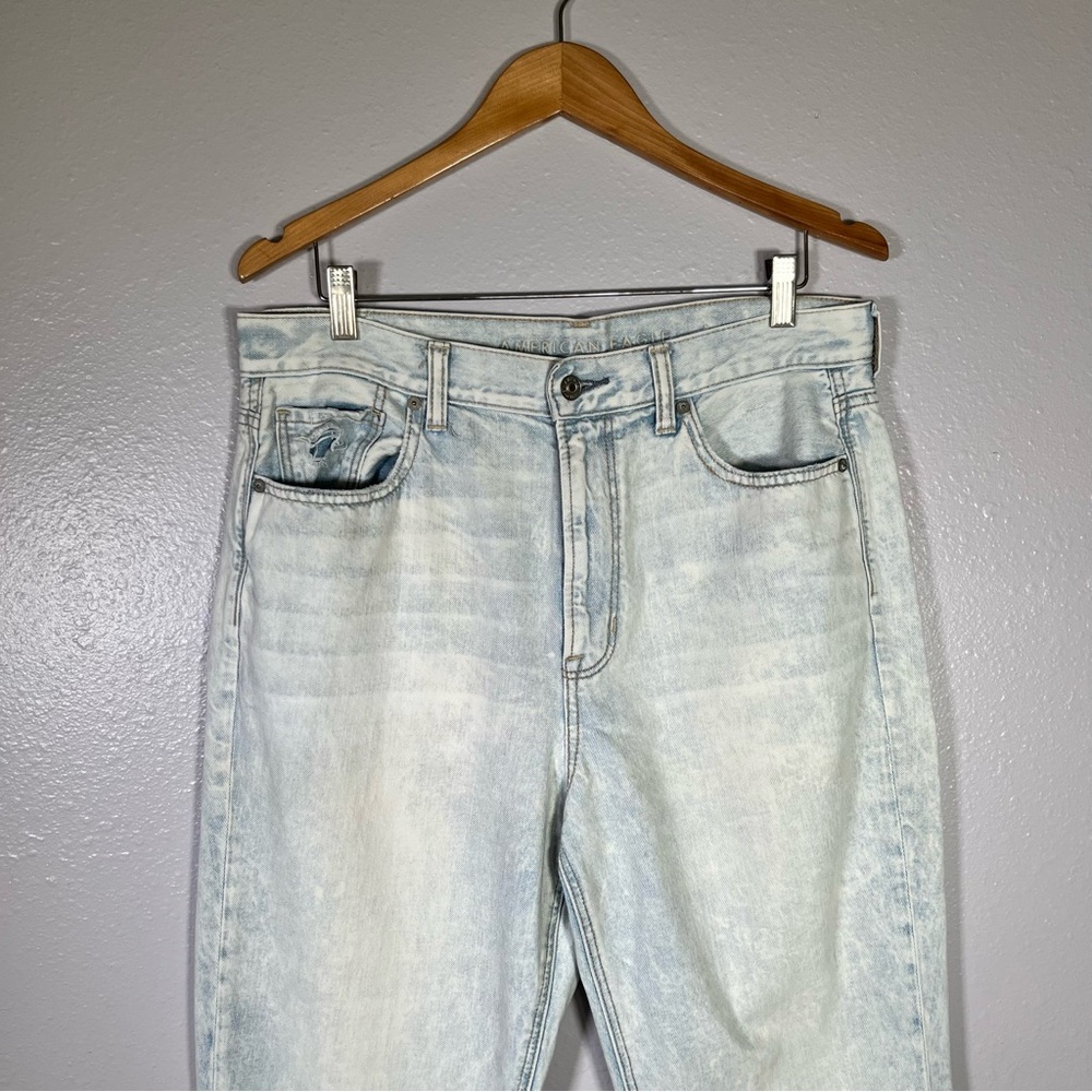 American eagle light wash distressed raw hem denim mom jeans high rise 12R - Picture 3 of 12